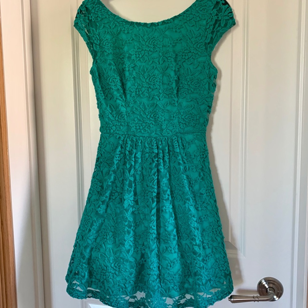 Teal lace mini dress 👗